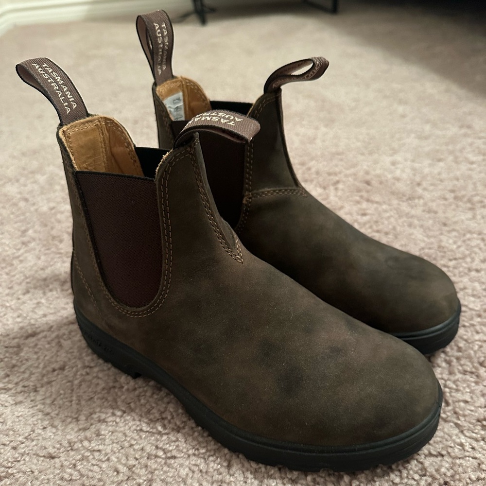 NEW 585 Blundstone Women’s Classics Chelsea Boots Rustic Brown size US 7 / AU 4